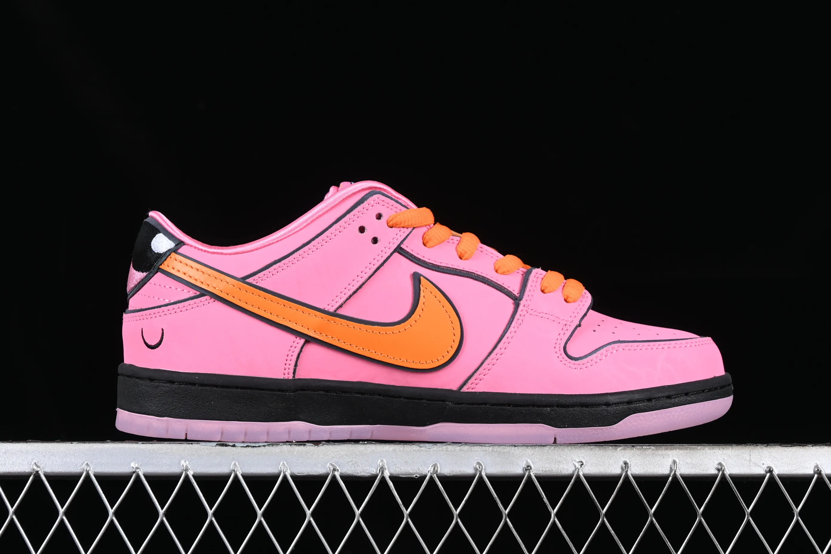All Categories Nk SB Dunk Series Nk SB Dunk Low Low-top sneakers J version The Powerpuff Girls x Nk SB Dunk Low Powerpuff Girls joint model Low-top casual sneakers FD2631-600